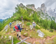 DOL-3416--Group-at-Forcella-del-Camp--Pan-(9)