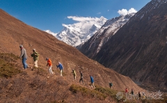 NPL-36366--Hike-above-Yak-Kharka--Pan-(2)