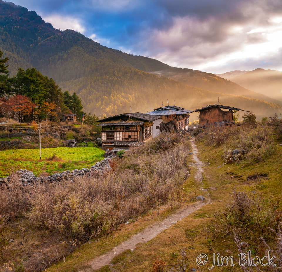 BHU-0579--Lechu-at-Sunrise---Pan-(2)